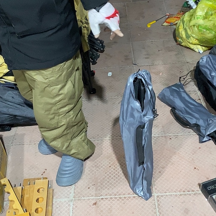 直背椅子随机发一把瑕疵