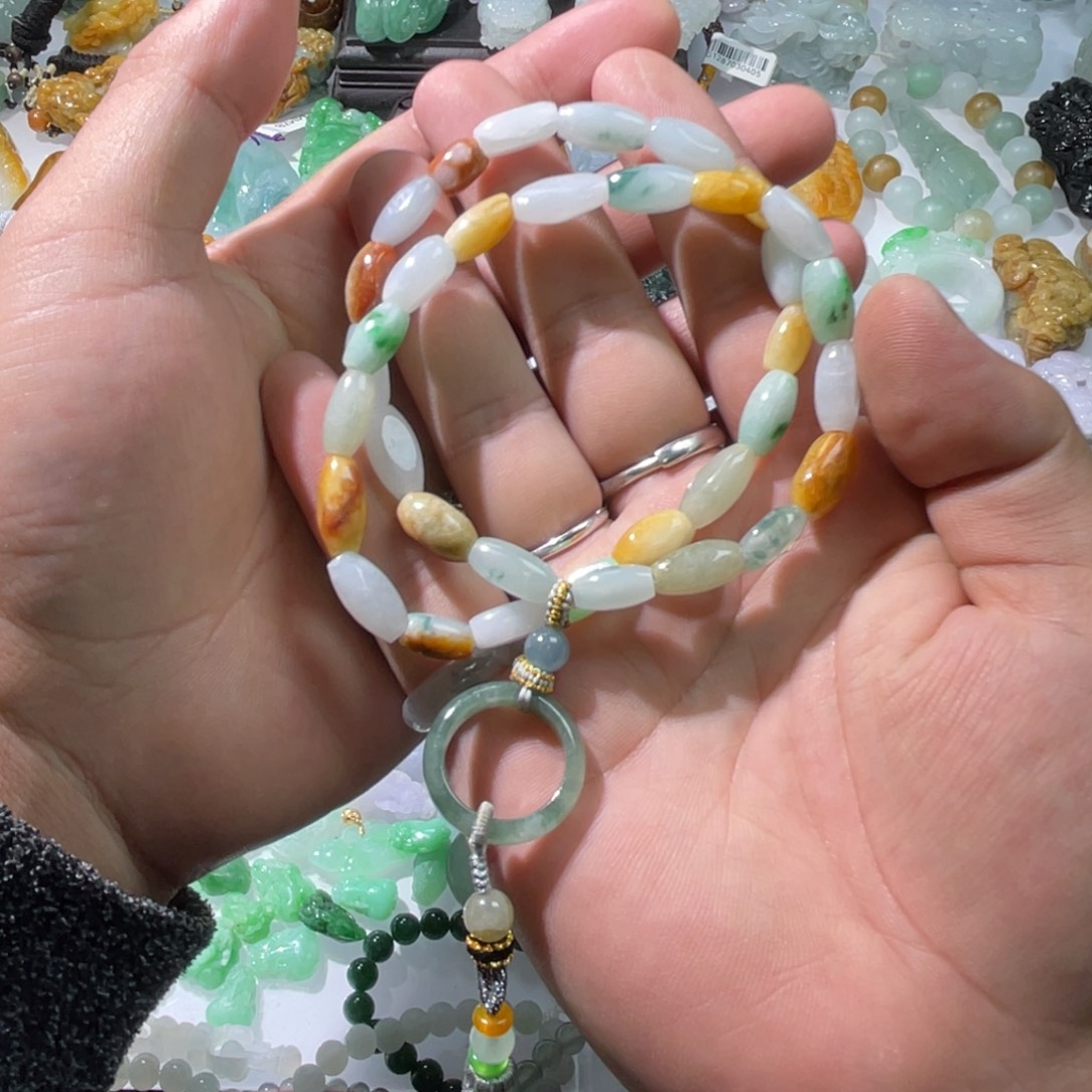 翡翠颈饰未镶嵌天然