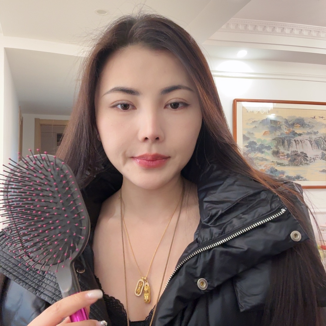 麻头发头发，头发眉红