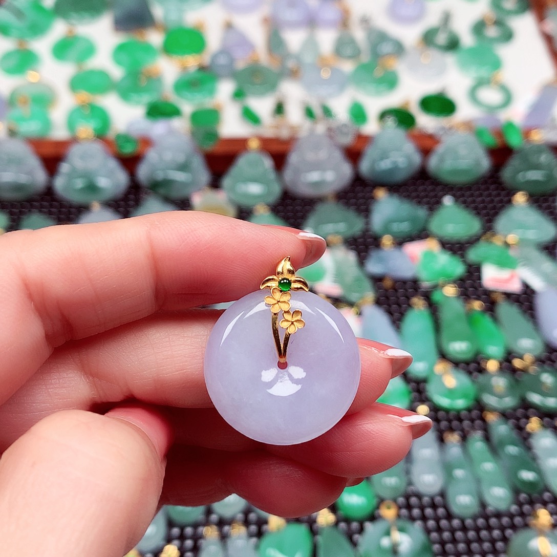 翡翠18K金镶嵌颈饰