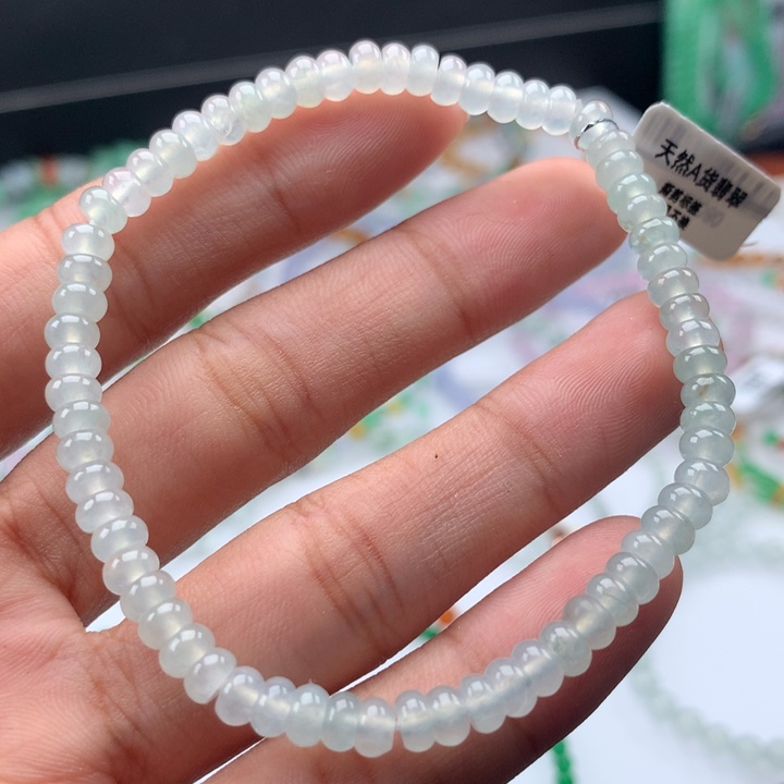 翡翠手镯未镶嵌卡