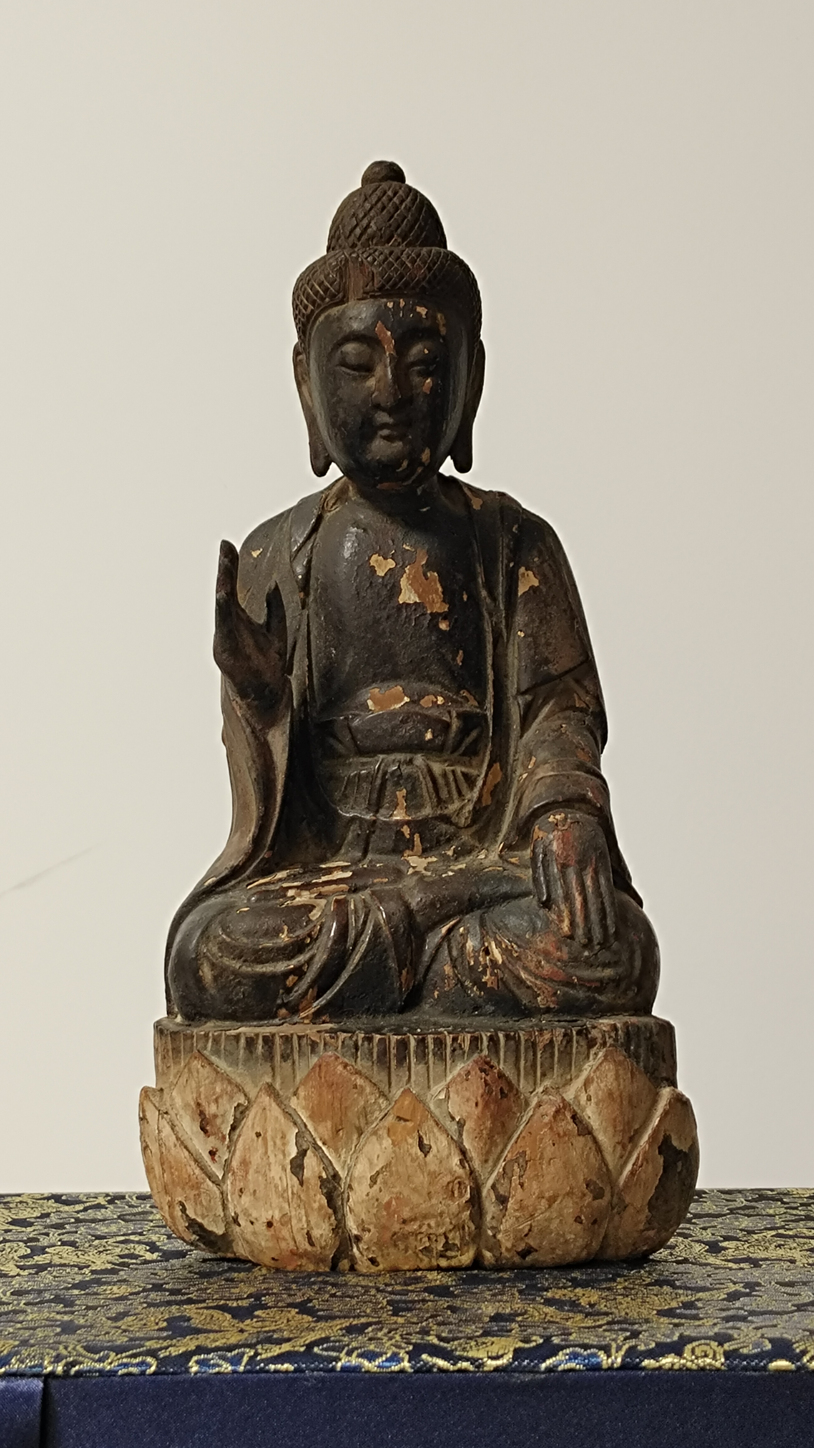 山西木雕造像，气息高古，味道绝佳