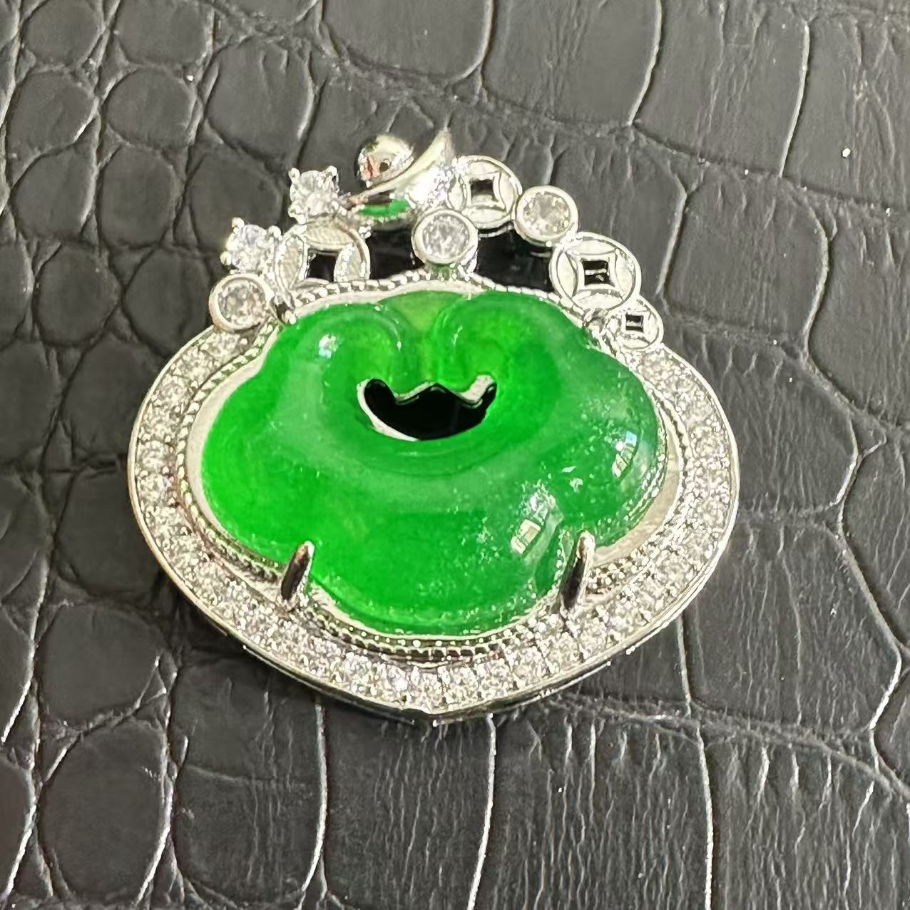 R-106精美时尚吊坠多样性发一件