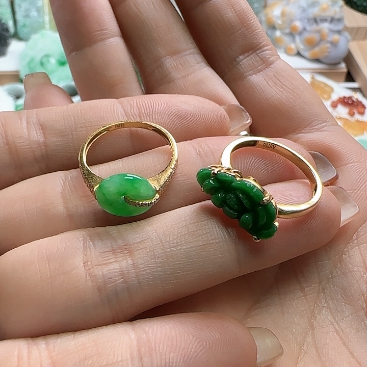 翡翠颈饰未镶嵌橘*?戒指