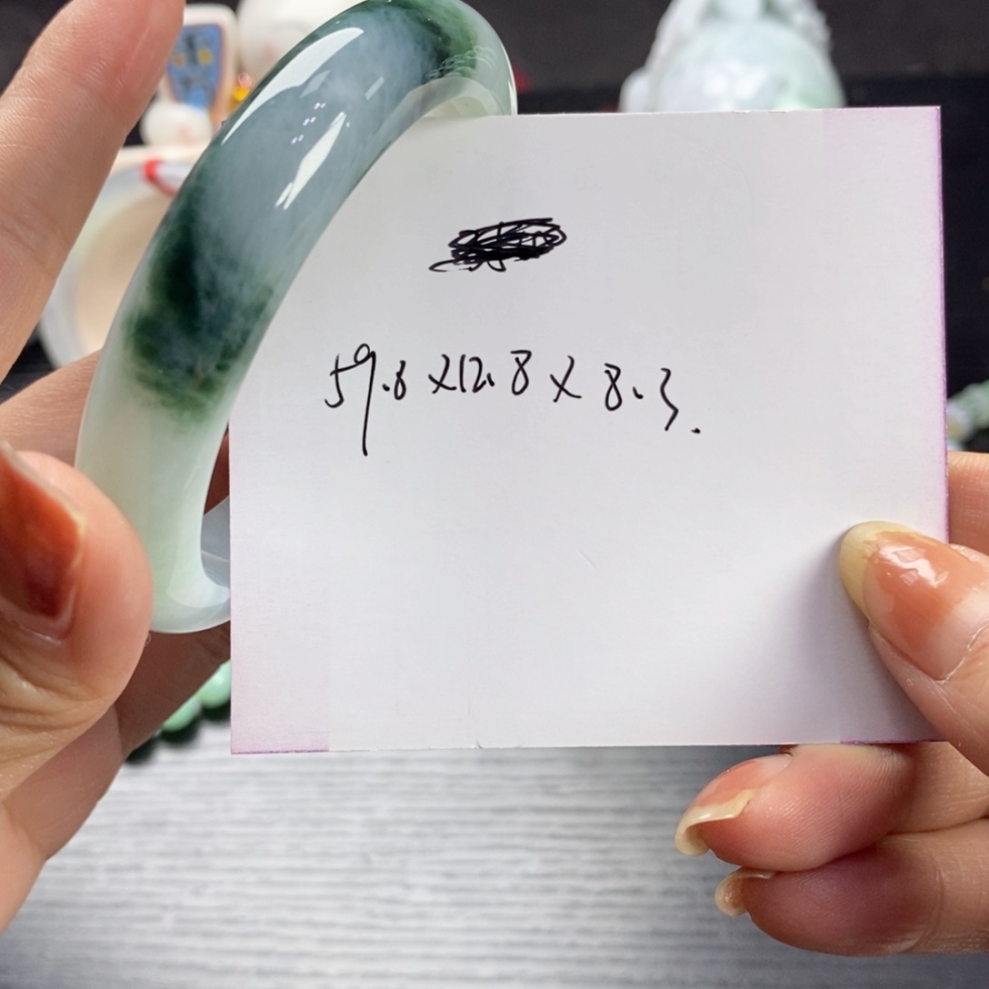 翡翠手镯未镶嵌天然翡翠