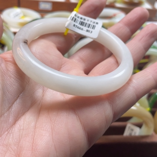 【闪购商品】和田玉手镯未镶嵌59.6
