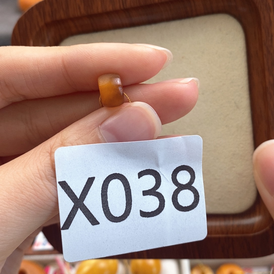 蜜蜡珠宝奇石未镶嵌