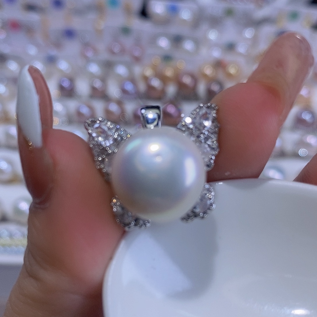 淡水珍珠合金颈饰