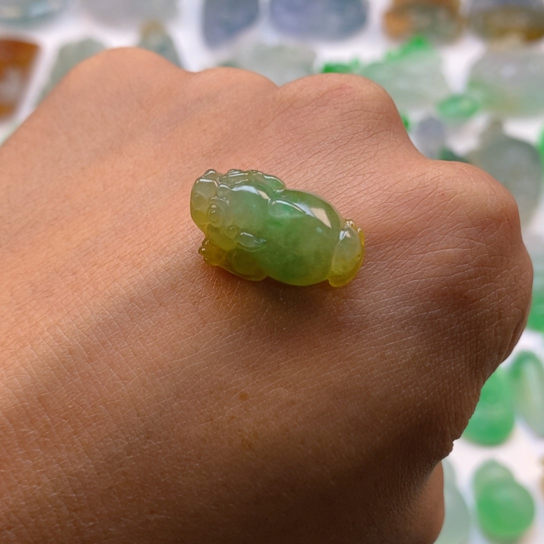 定制翡翠未镶嵌金蟾