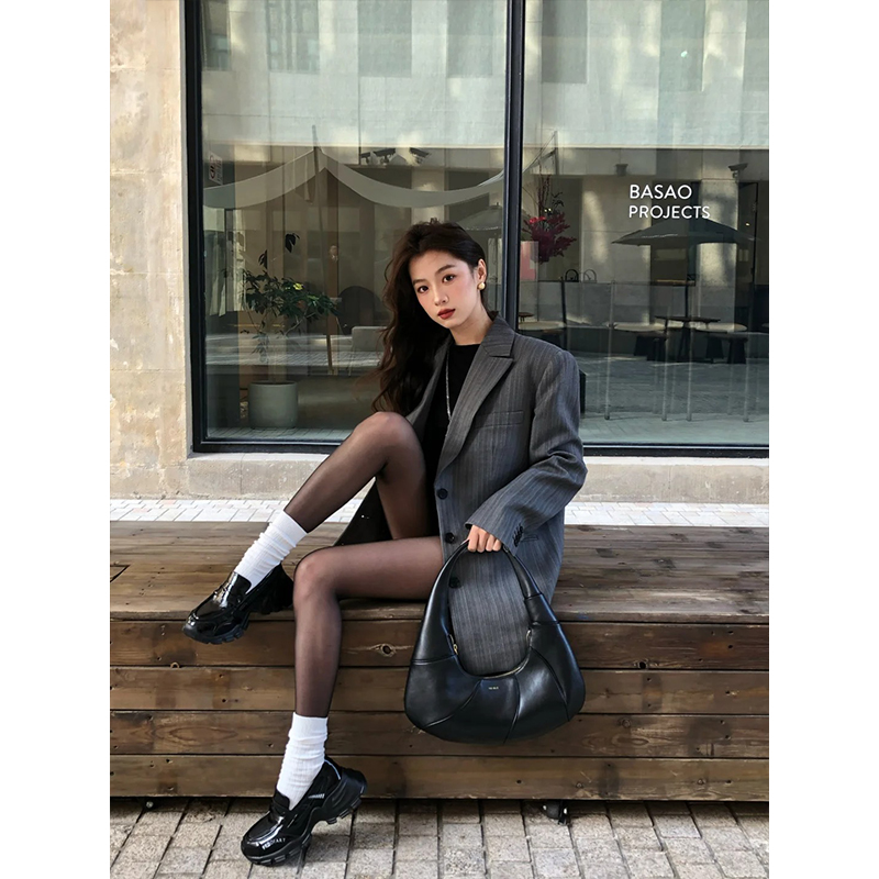 高级感时尚通勤慵懒风修身显瘦短外套2025春节休闲百搭长袖上衣女