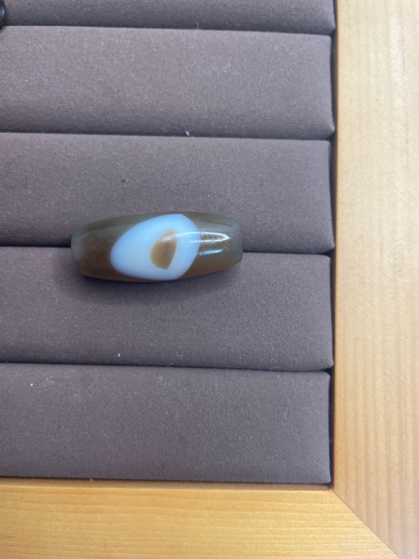 藏系到代的一眼蚕丝玛瑙珠