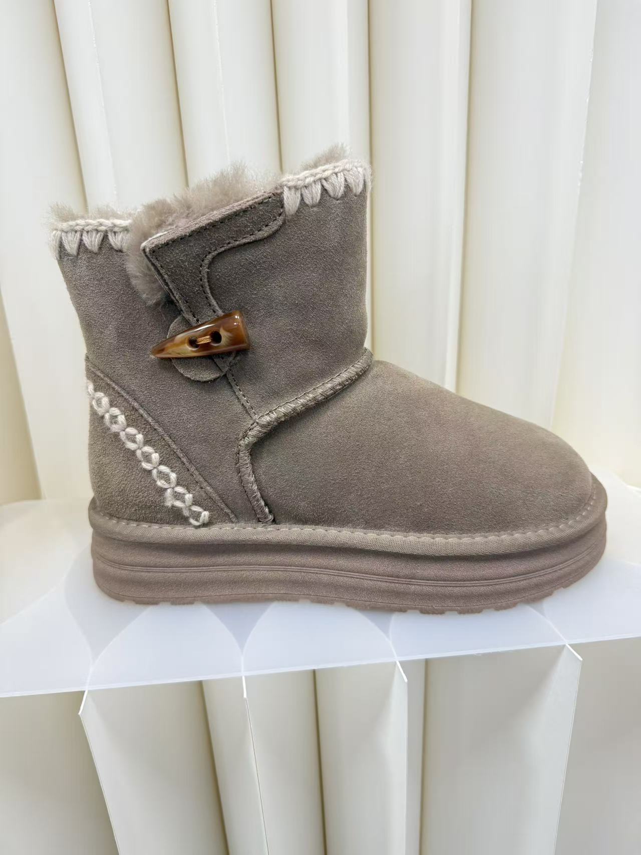 牛皮羊毛厚底冬季短筒保暖一脚蹬时尚雪地靴短靴