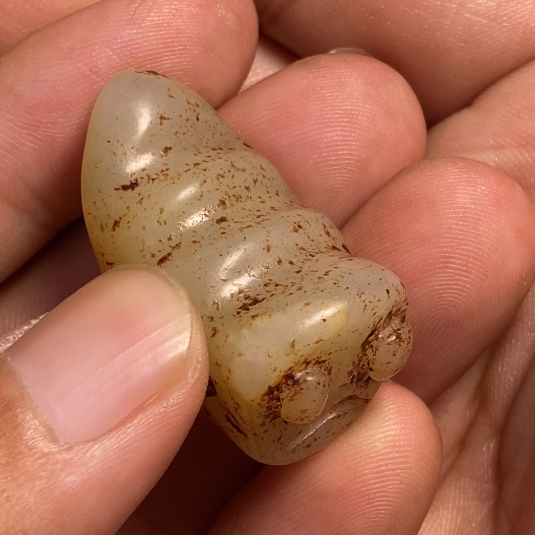 和田玉未镶嵌颈饰一***鱼