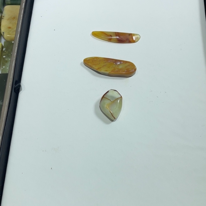 蛇纹石玉未镶嵌天然花玉平安无事牌