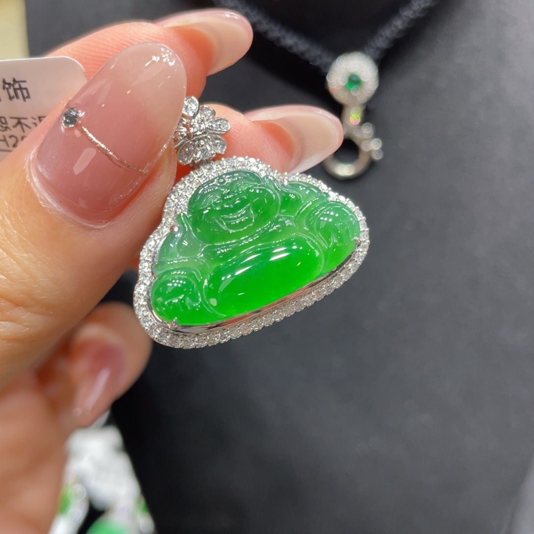 翡翠颈饰18K金镶嵌天然缅甸翡翠a货