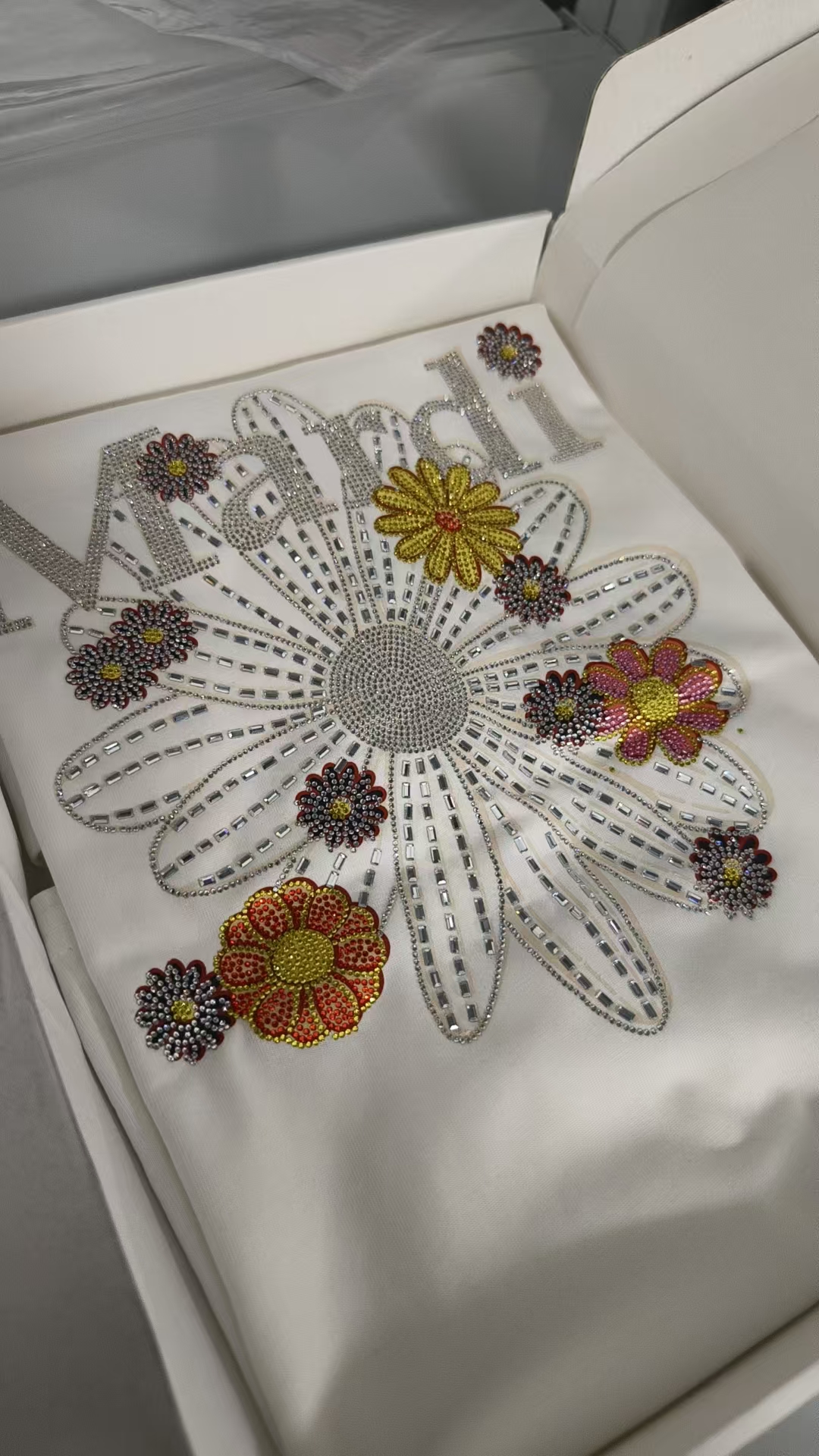 【闪耀雏菊】2025新款轻奢时尚百搭夏季设计感短袖