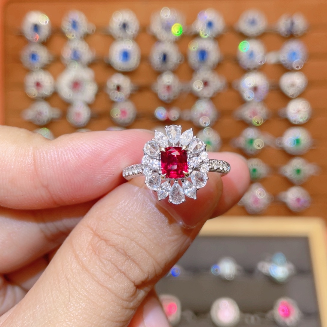 戒指红宝石18K金镶嵌1.01ct 无烧鸽血