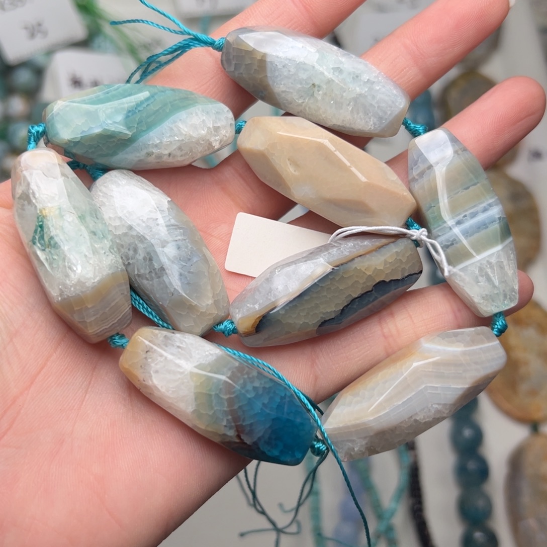 玛瑙/玉髓合金珠宝半成品K340。40*16mm天然龙鳞纹玛瑙桶珠一条