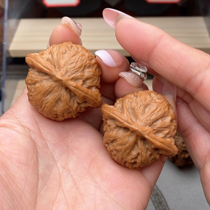 核桃把件宫灯核桃