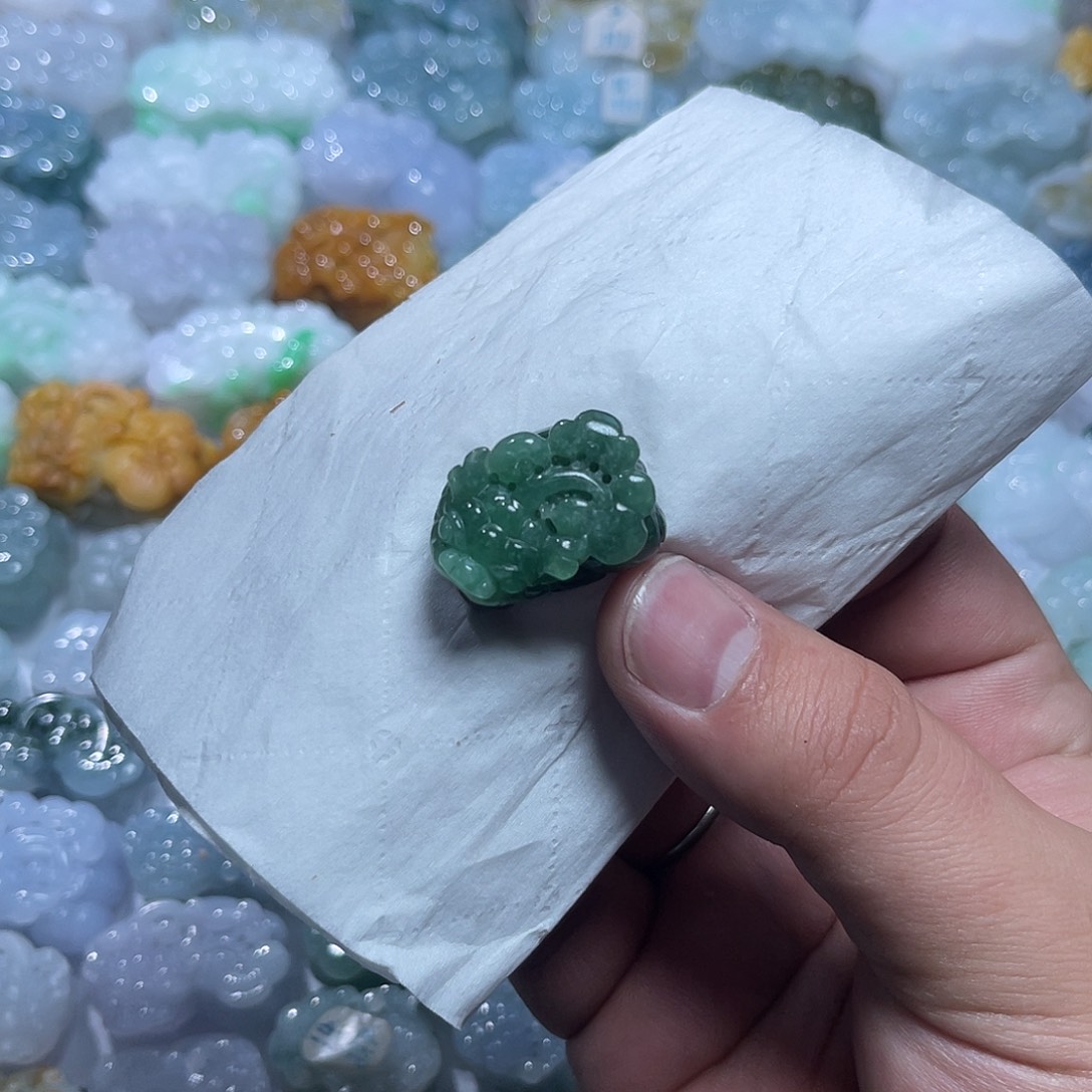 翡翠未镶嵌颈饰天然