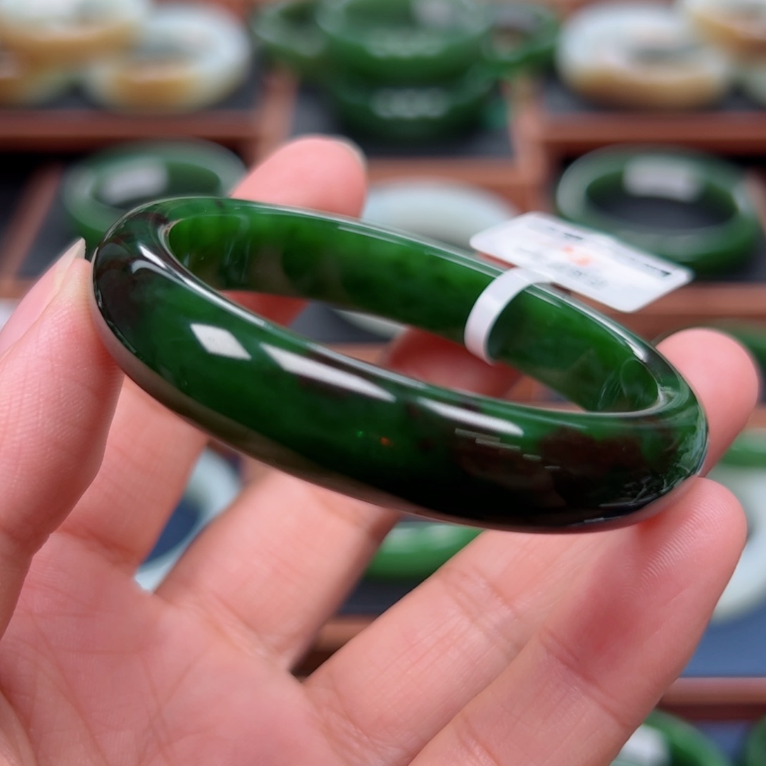 未镶嵌手镯和田玉（碧玉）