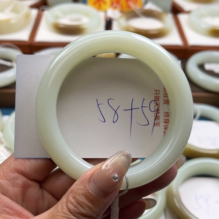 和田玉（糖玉）手镯未镶嵌