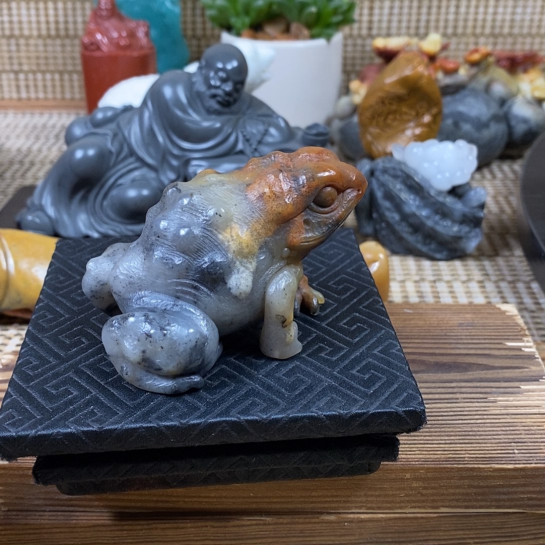 寿山石印石鸡母窝