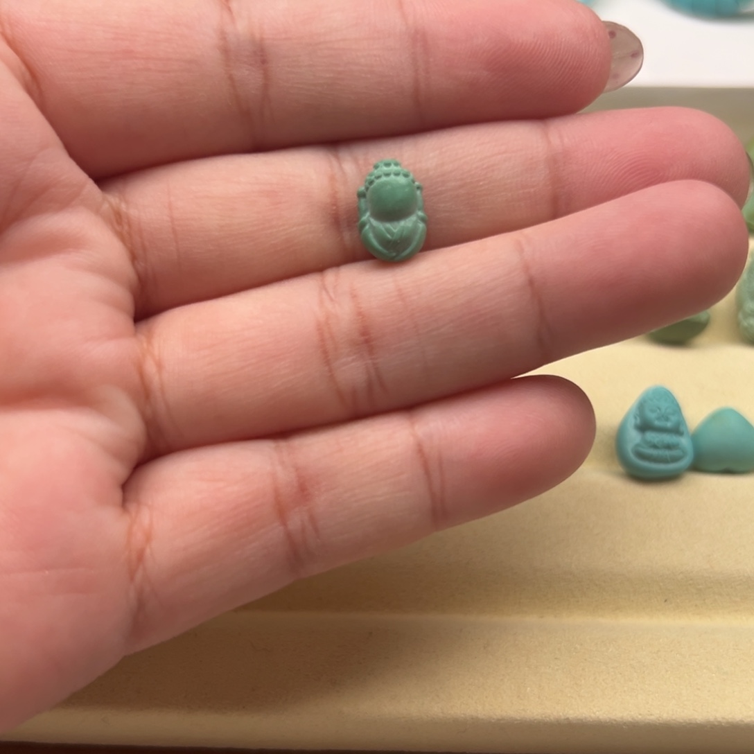 绿松石雕刻件未镶嵌