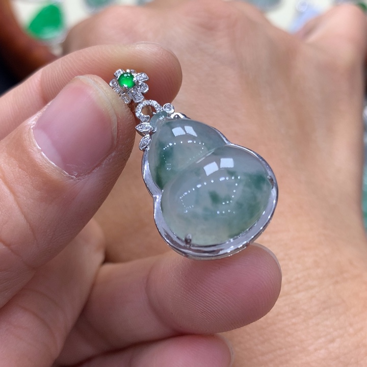 翡翠吊坠(不含链)18K金镶嵌