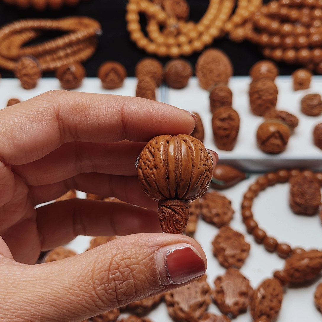 新***告桃核手工制作工艺