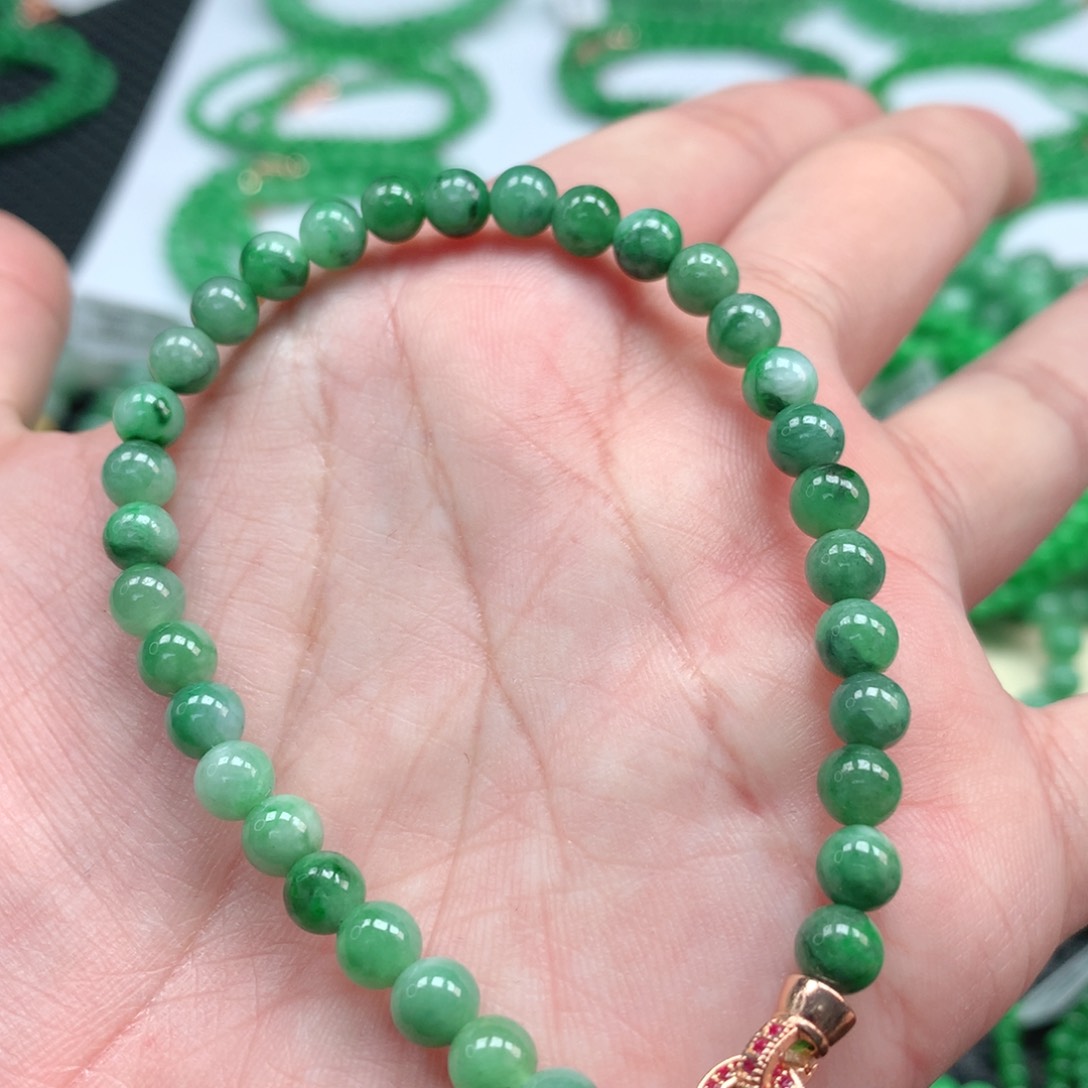 翡翠手链未镶嵌翡翠