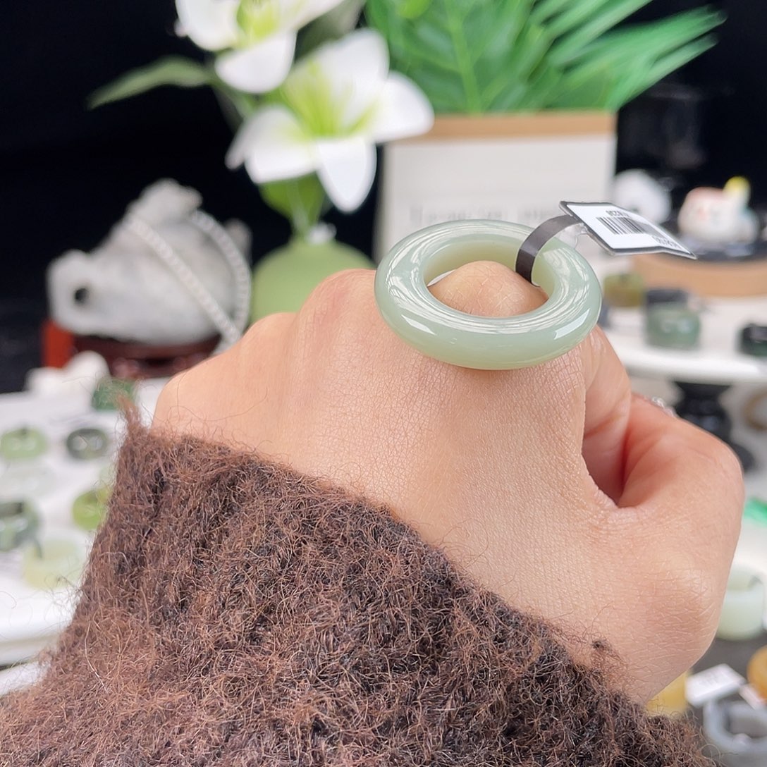 和田玉未镶嵌戒指E134俄蓝甜甜圈18.2不退换