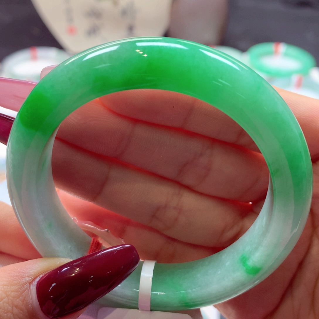 翡翠手镯未镶嵌泥鳅背22号66