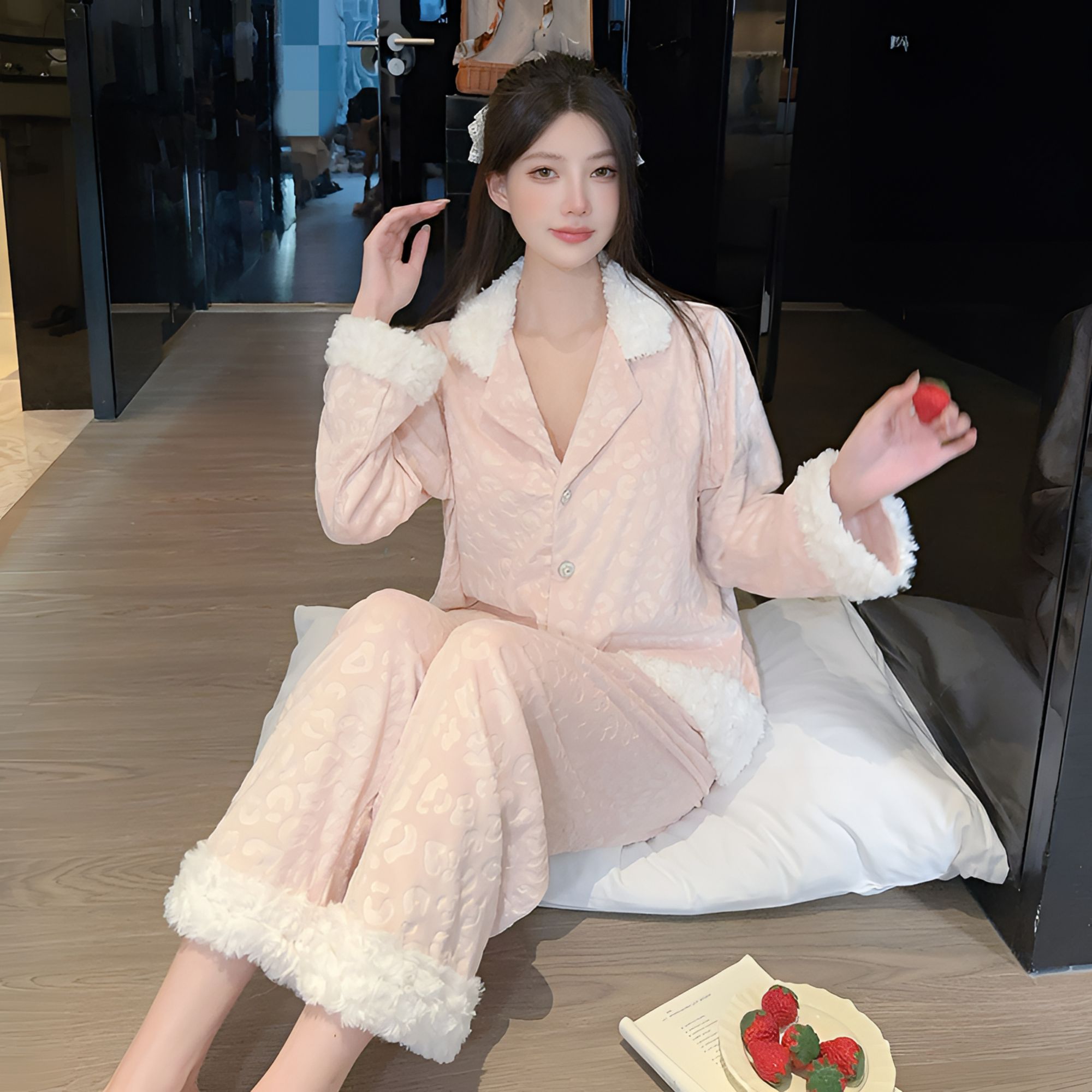 海岛绒睡衣女2025新款秋冬可外穿加厚保暖豹纹高级感家居服三件套