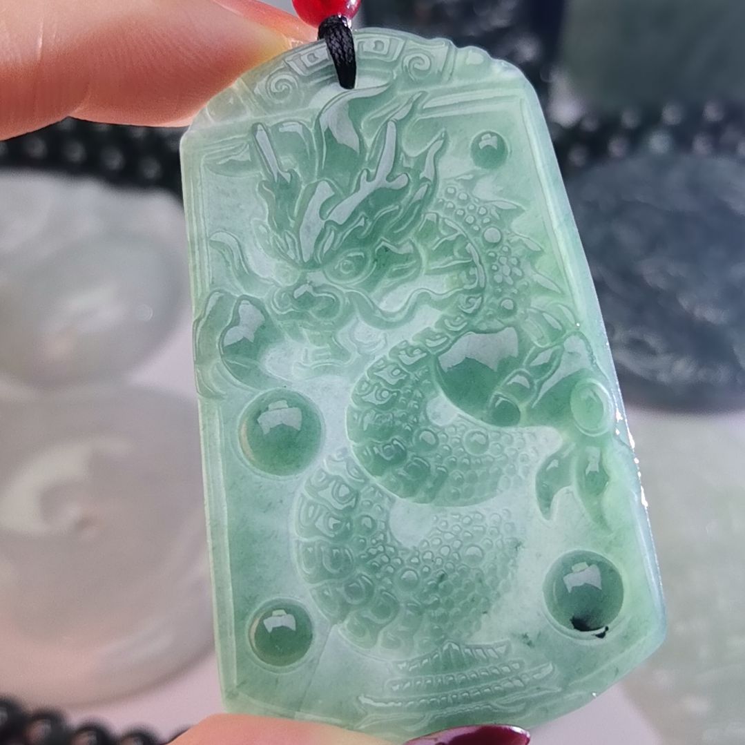 翡翠颈饰未镶嵌天然的A货翡翠多样性发货