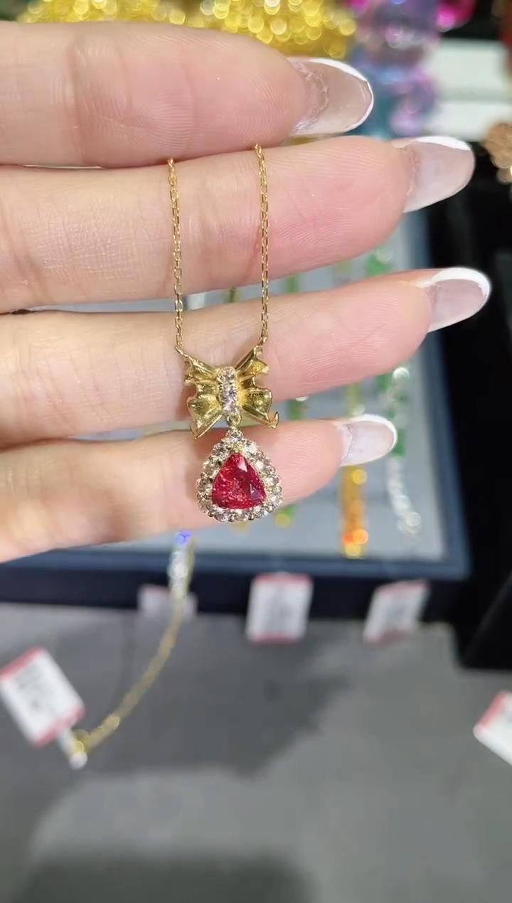 18K金镶嵌天然无烧红宝石项链锁骨链