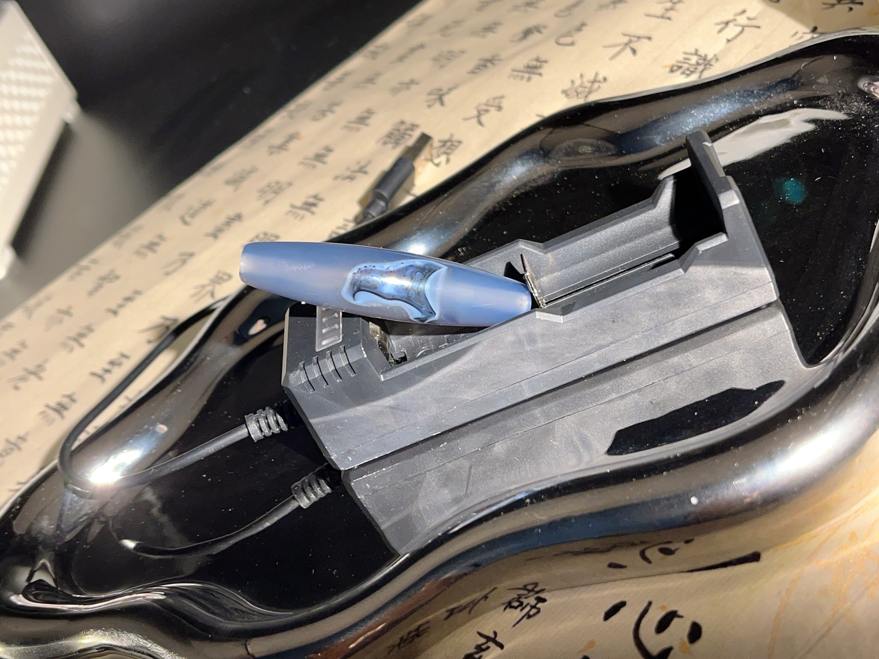 精品蓝沁象形勒子，鹰