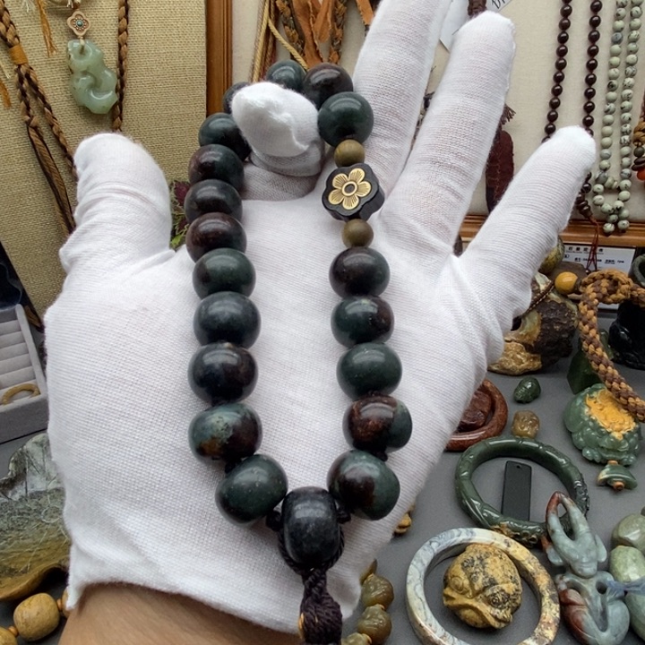 岫岩河磨玉（透闪石质玉）挂件未镶嵌