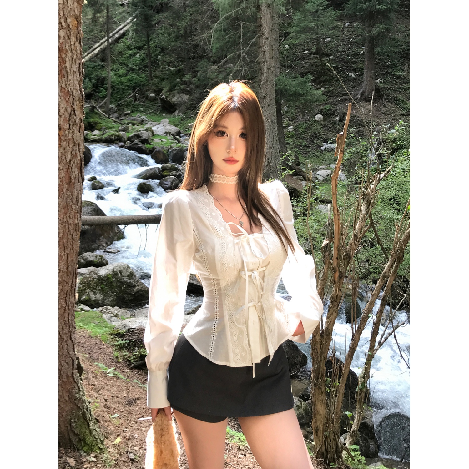 法式修身绑带洋气长袖白色上衣女春夏新款独特别致设计感显瘦上衣
