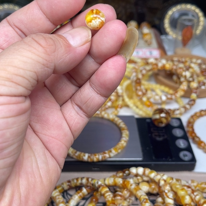 琥珀未镶嵌裸石79号