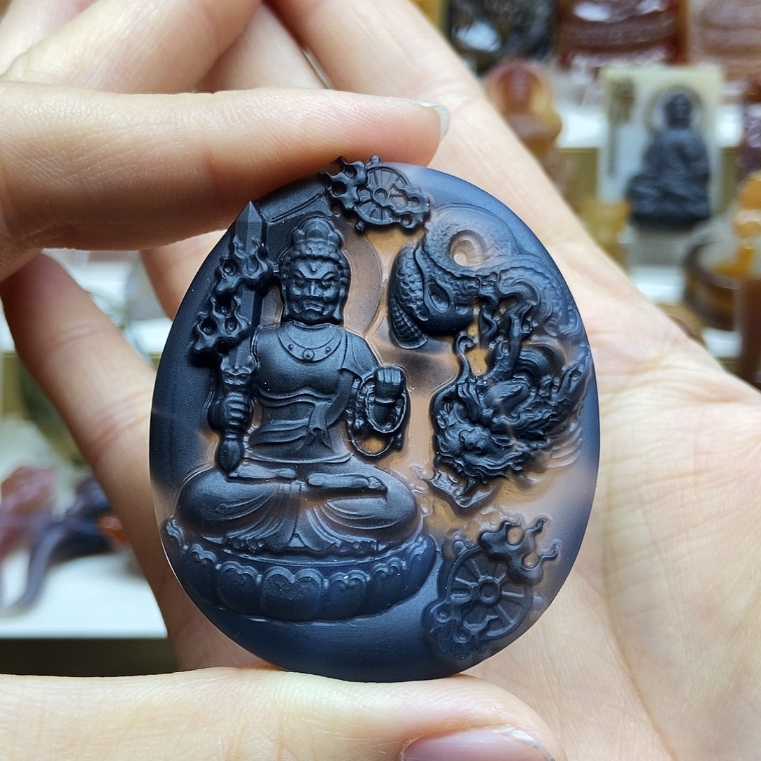 沐***✺玛瑙/玉髓未镶嵌颈饰