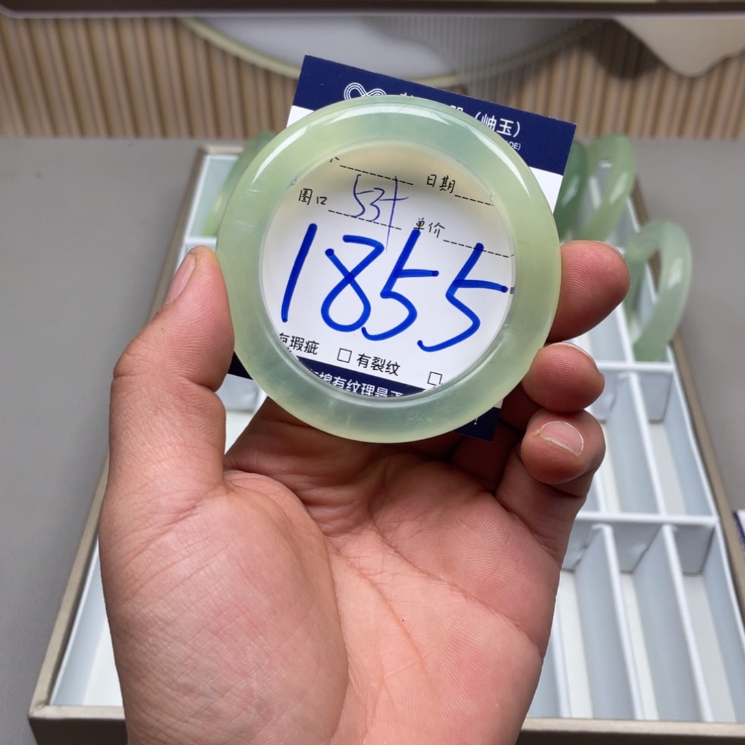 岫玉手镯手镯未镶嵌