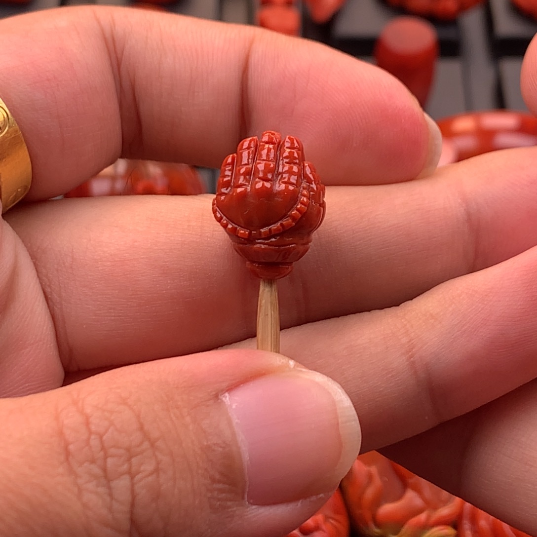 南红玛瑙未镶嵌精工雕刻满色满肉佛手背云12.8mm