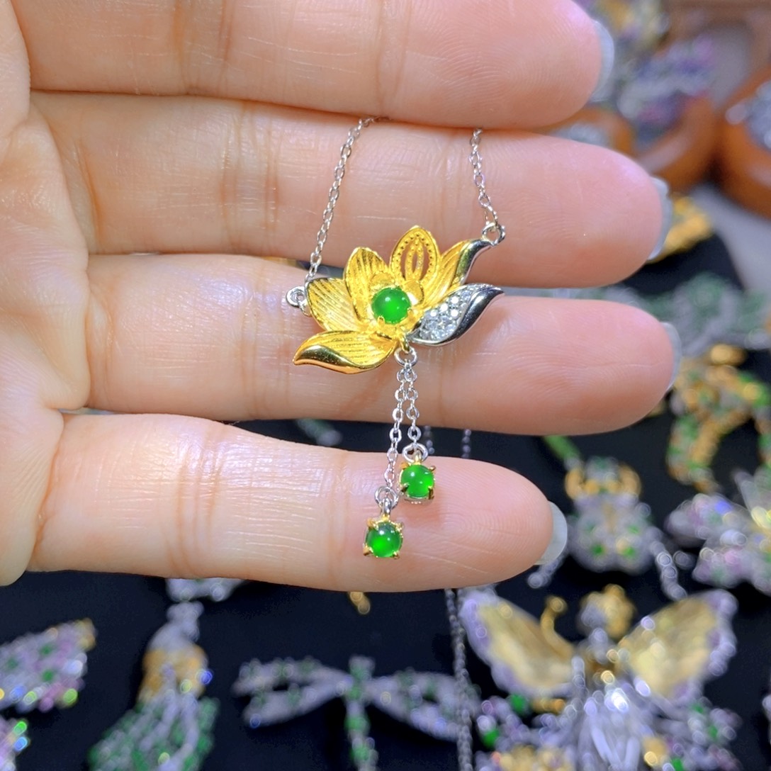 翡翠颈饰银S925镶嵌天然翡翠