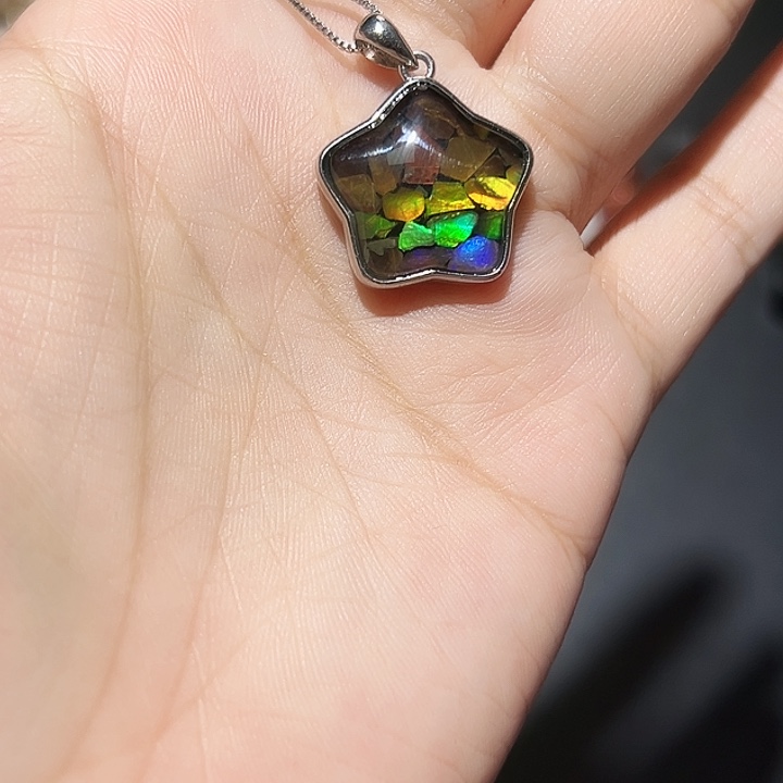 斑彩石碧玺（处理）斑彩石五角星吊坠51号