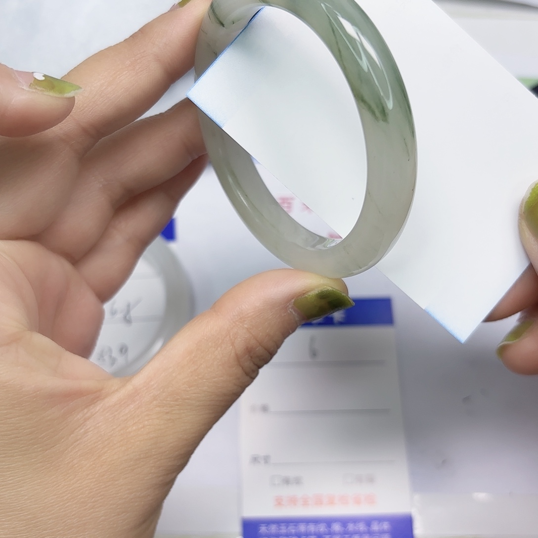 石英质玉未镶嵌手镯6/5251