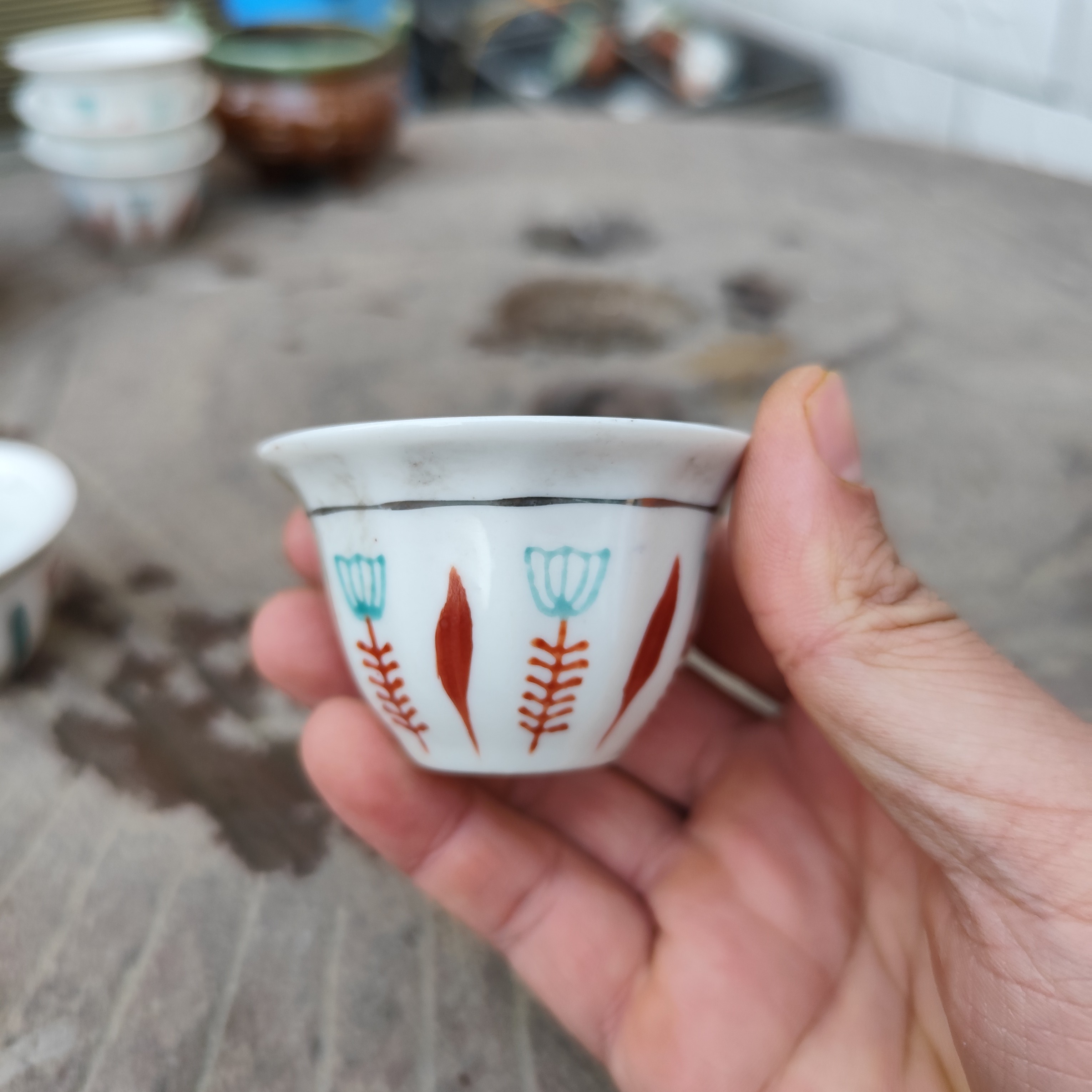 老式茶杯，粉彩小主人杯，底款中国制造