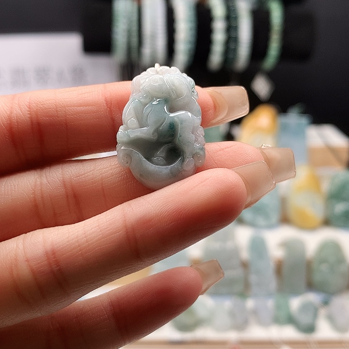 吊坠(不含链)未镶嵌翡翠