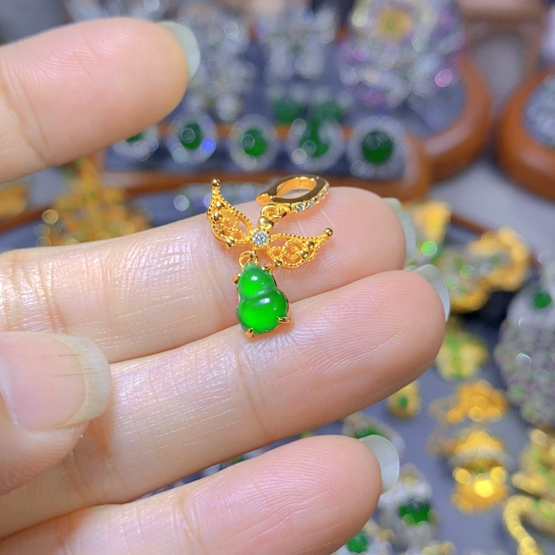 翡翠颈饰银S925镶嵌天然翡翠