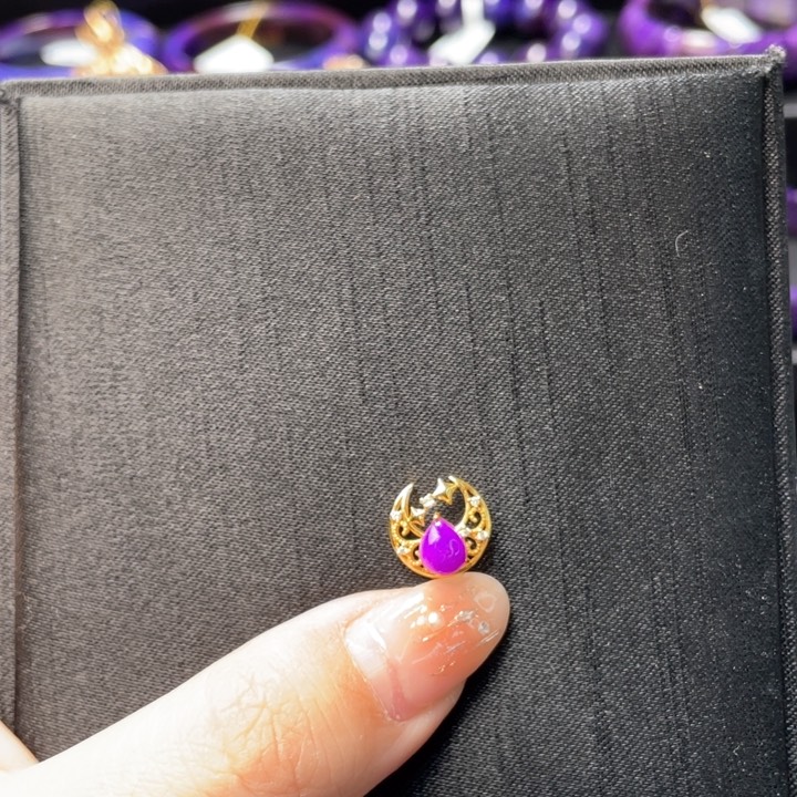 苏纪石（舒俱来）颈饰18K金镶嵌